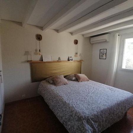 Le Tavan Crillon-le-Brave Exteriör bild